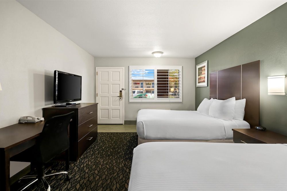 Best Western Desert Villa Inn Standard Room, 2 Queen Beds, Accessible, Non Smoking 2