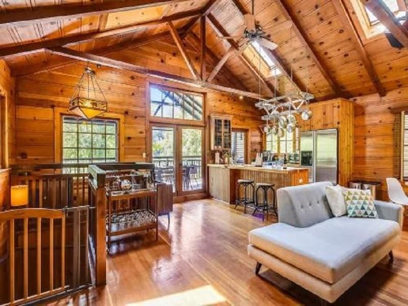 Deluxe Valley View AC Room with Bay Window