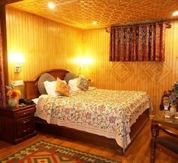 Kashmir Mahal Resort Deluxe Room