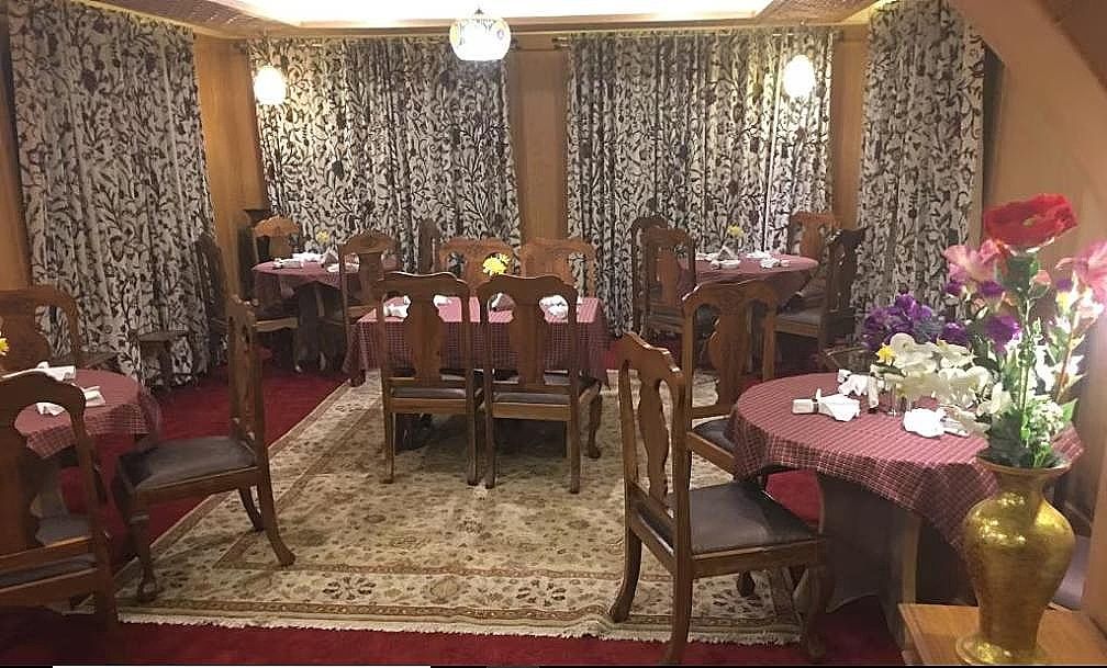 Food & Dining