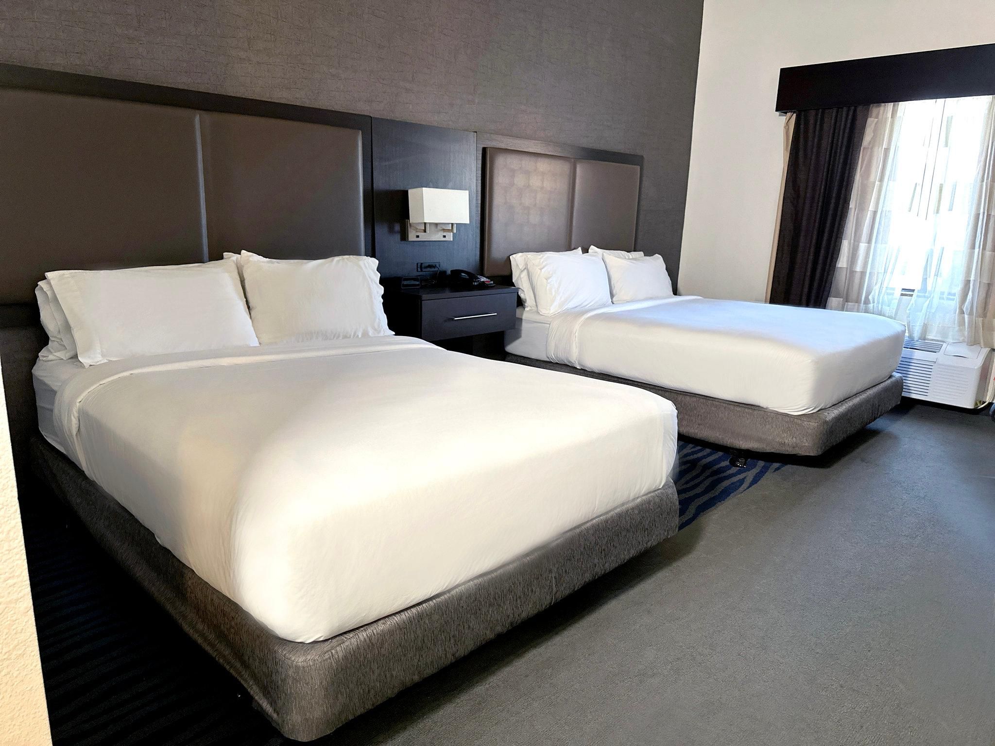 2 Bed Mobility Accessible Tub Non-smoking