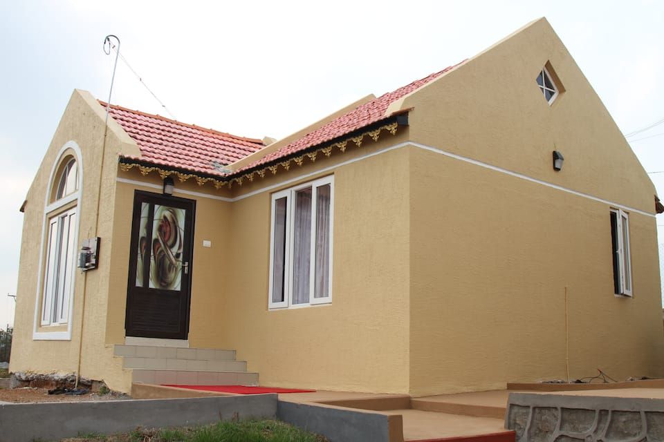 British Empire-Breakfast + WiFi