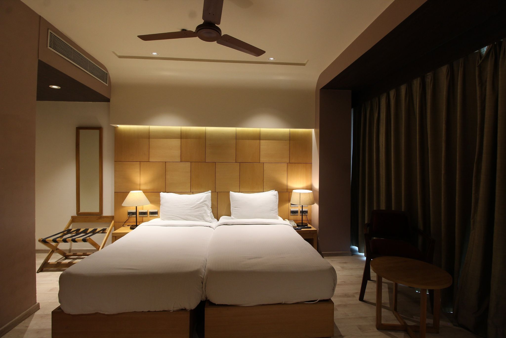 Hotel Charan Plaza Deluxe Twin Bed 8