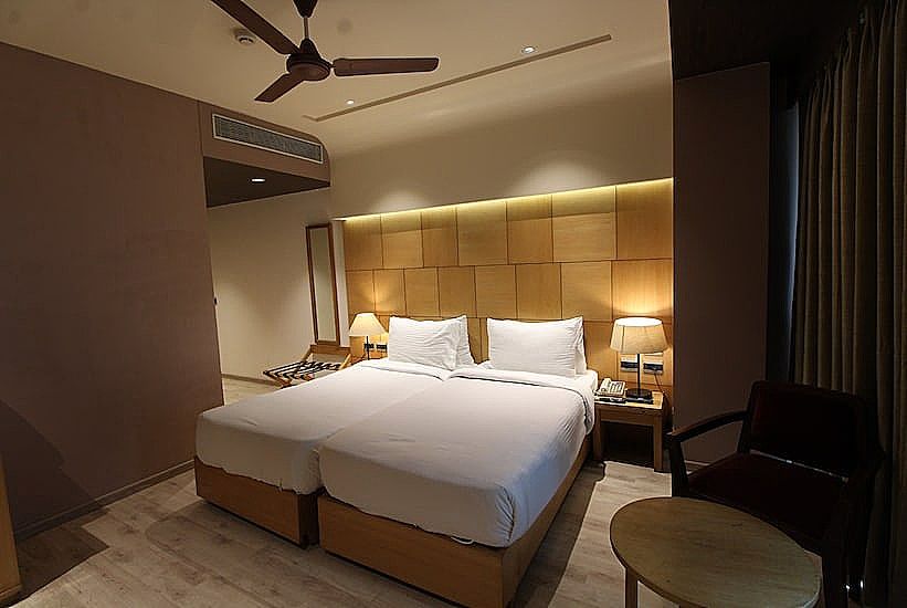 Hotel Charan Plaza Deluxe Twin Bed 2