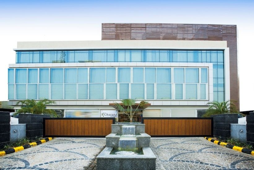 Hotel Charan Plaza