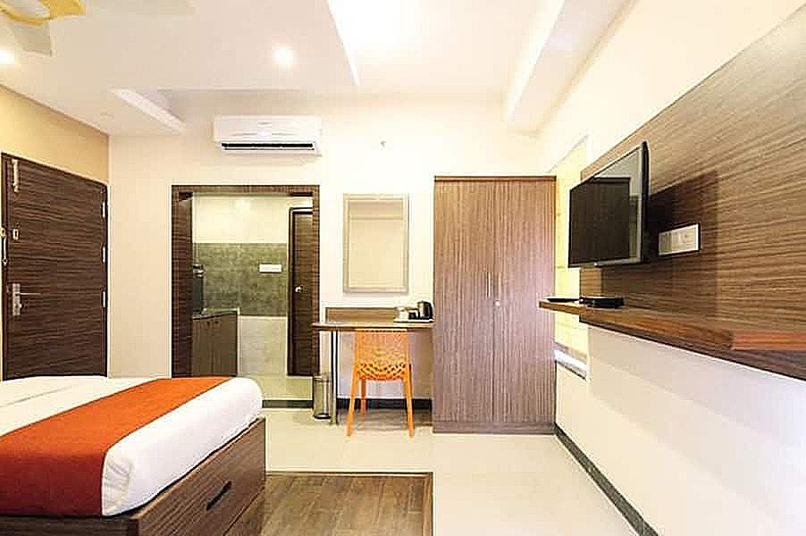Hotel Orange Inn-OMR-Perungudi Deluxe Double Room