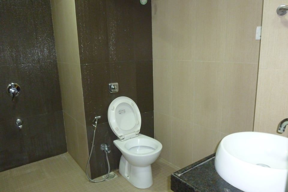 Suite Bathroom