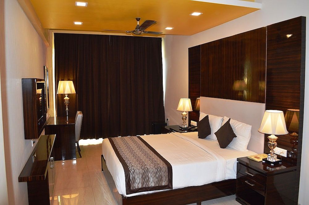 Hotel Calangute Central Executive Suite with Balcony 5