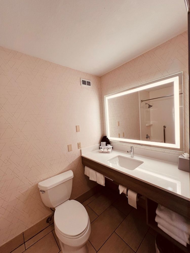 Studio Suite, 2 Queen Beds, Accessible (Communications)