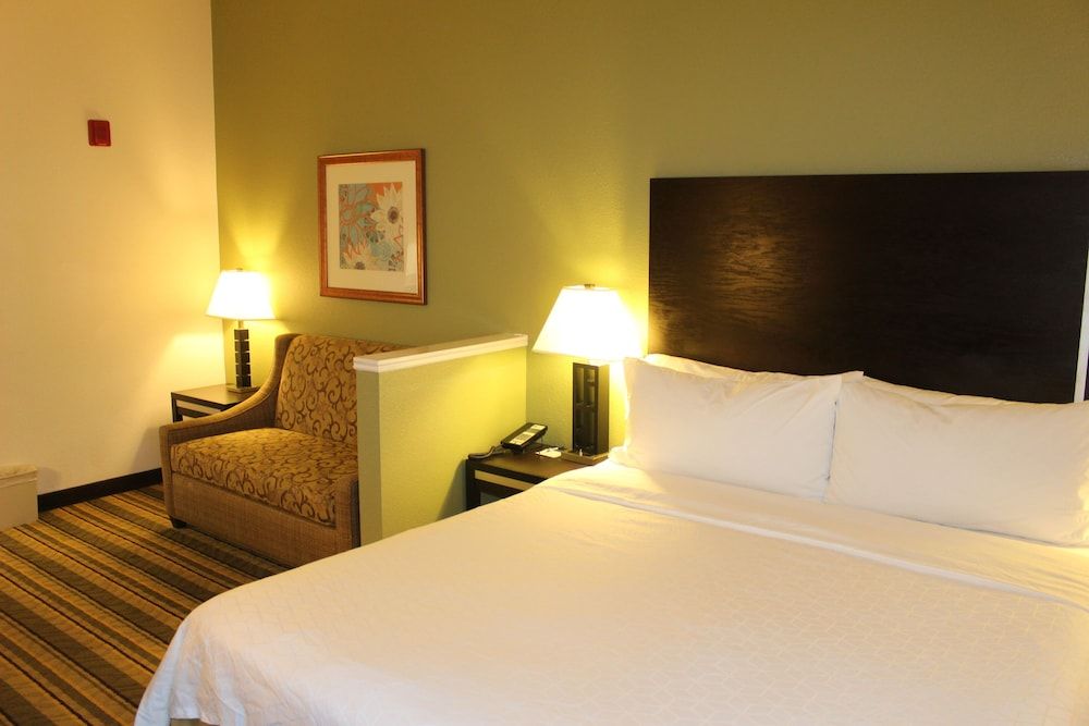 Standard Room, 1 King Bed, Accessible (Communications Accessible)