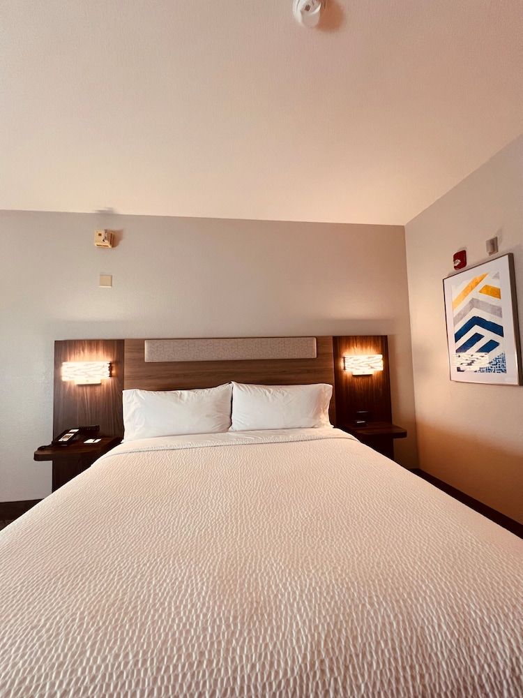 Studio Suite, 2 Queen Beds, Accessible (Communications)