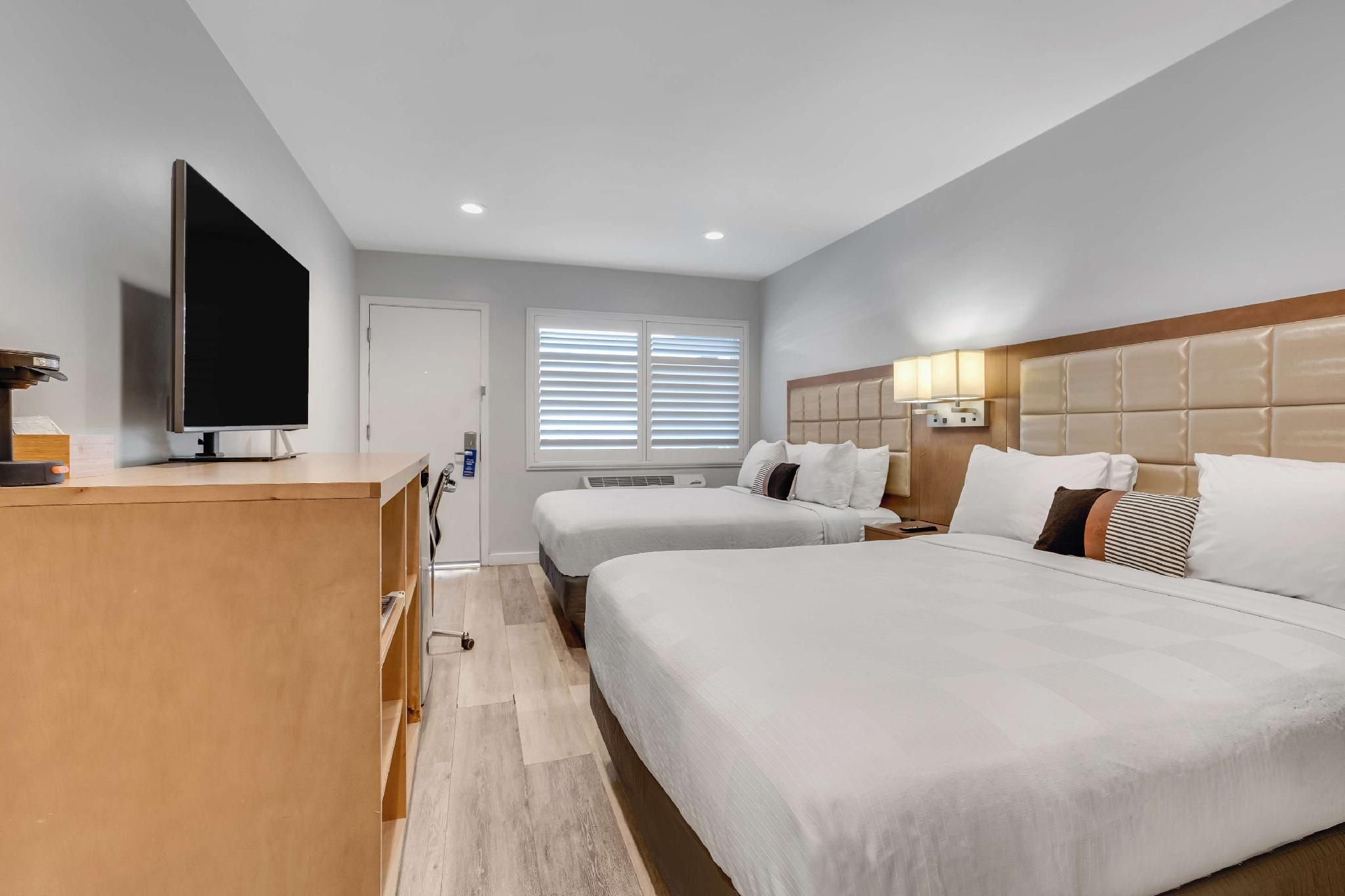 2 queen beds, nonsmoking