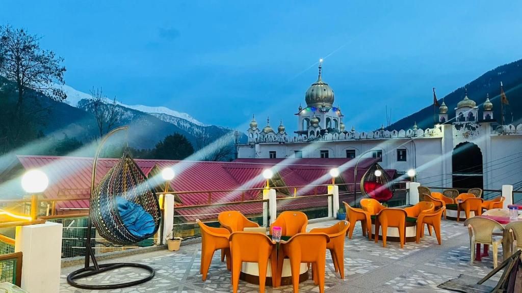 undefined Hotel Hilltop At Mall Road With Open Terrace 5