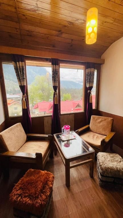 undefined Hotel Hilltop At Mall Road With Open Terrace 3