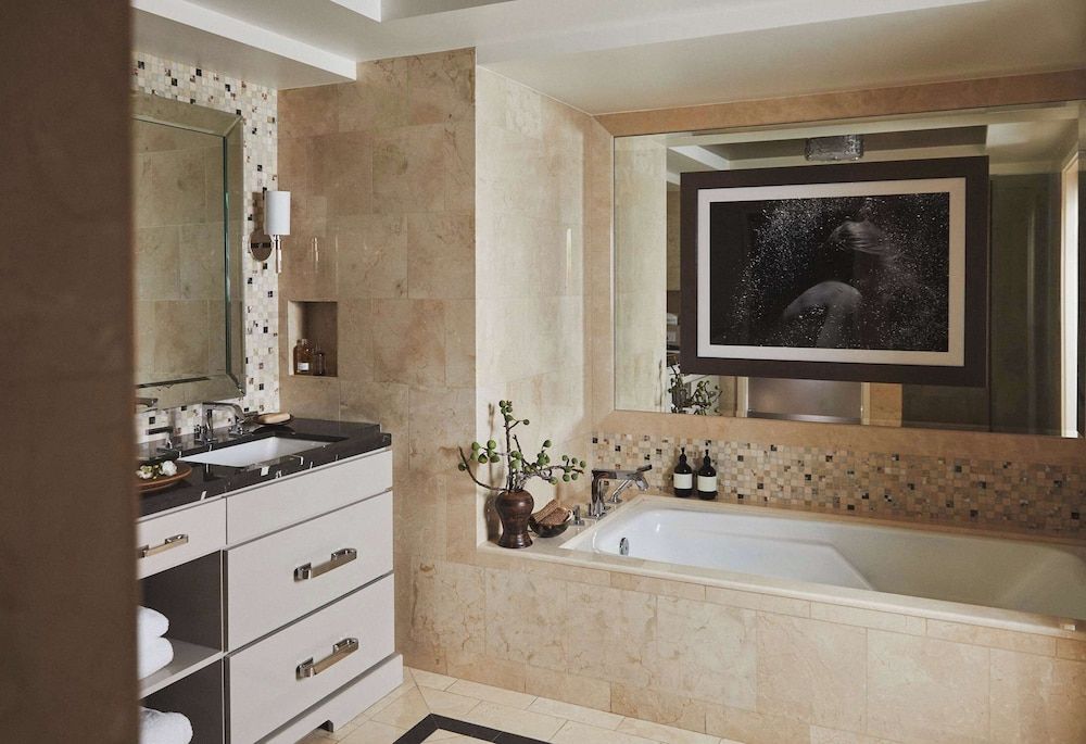 L'Ermitage Beverly Hills Suite, Multiple Beds (Palm)