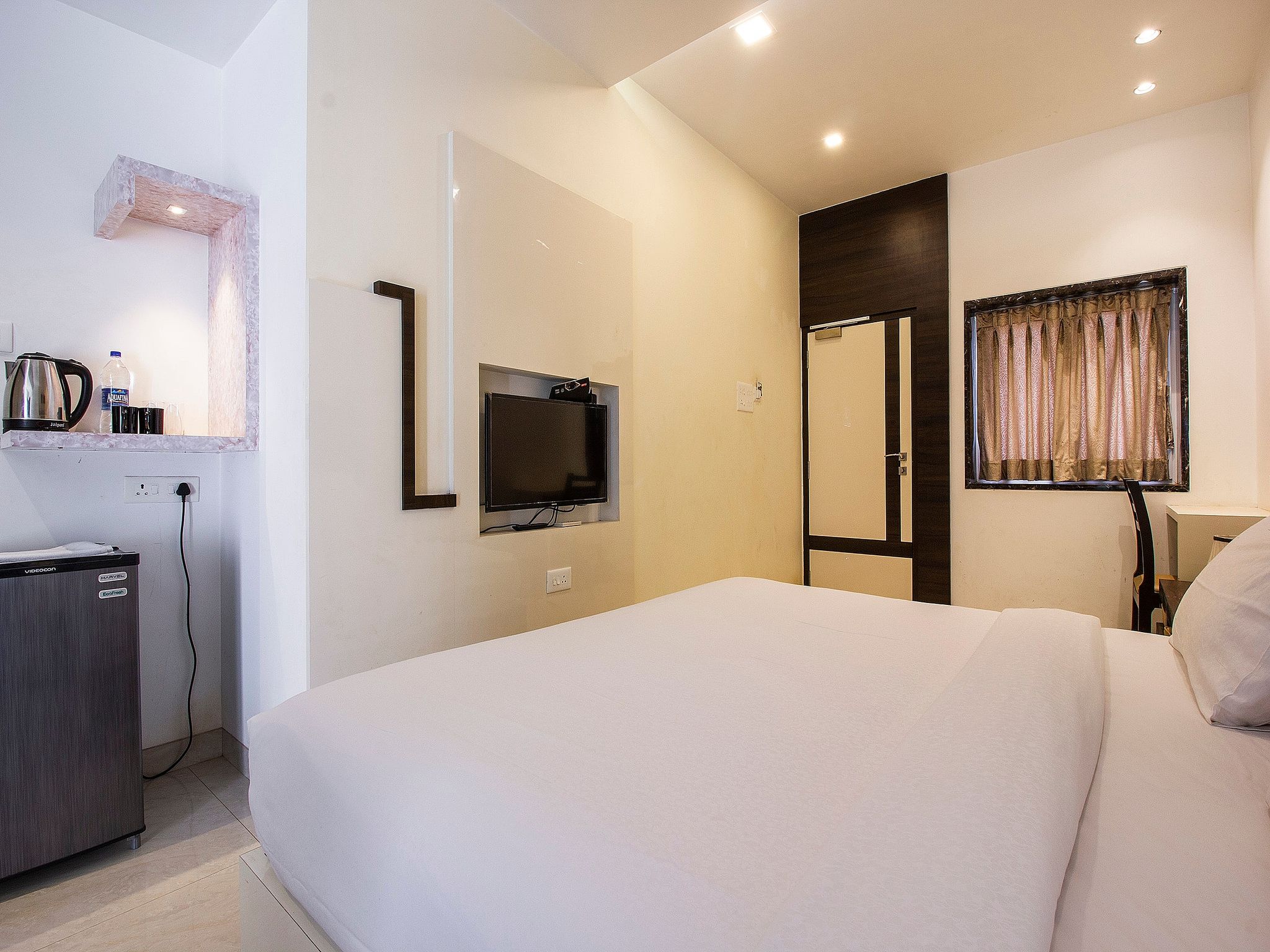 Hotel Rezos Deluxe Room 2