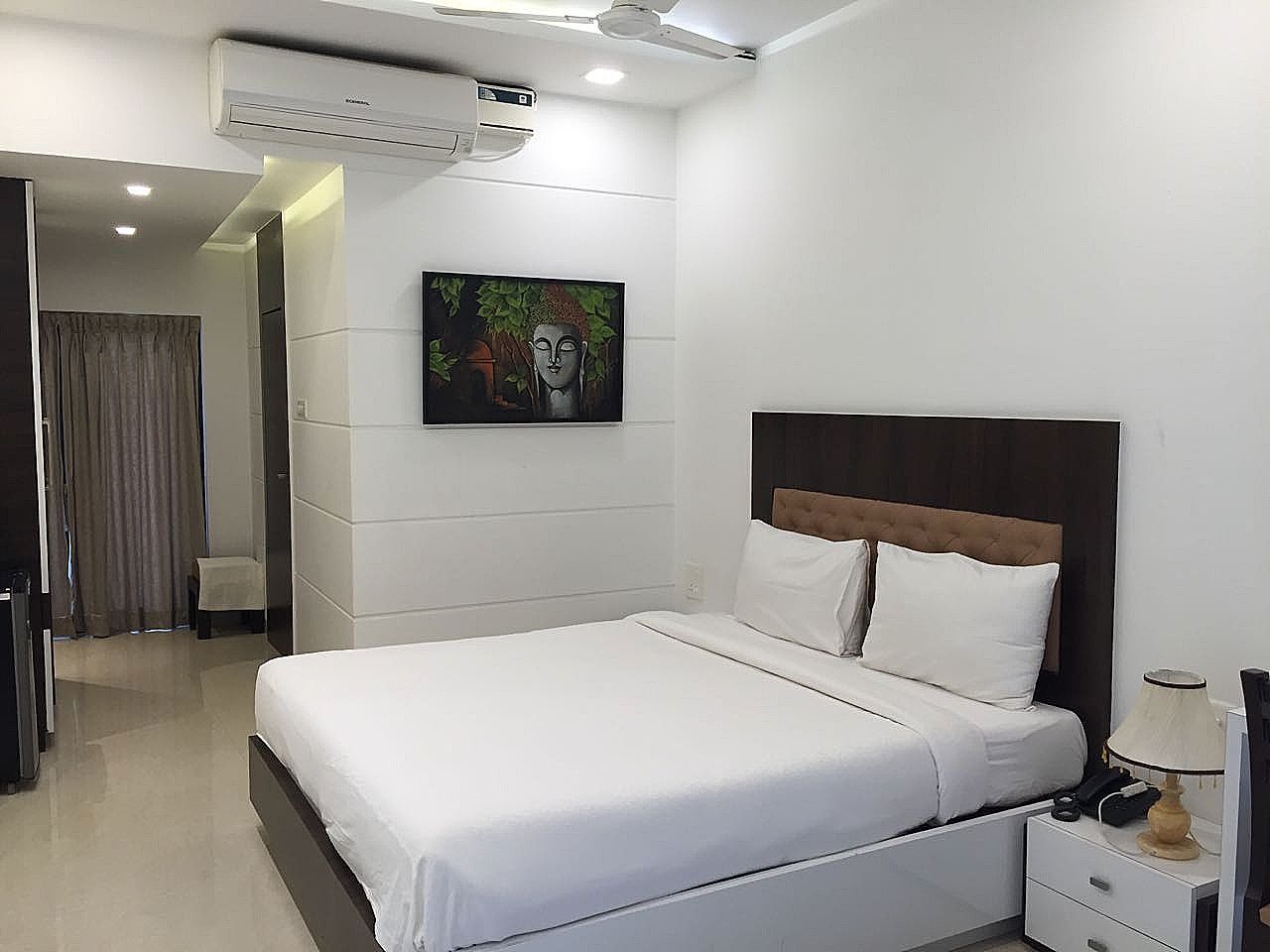 Hotel Rezos Deluxe Room 11