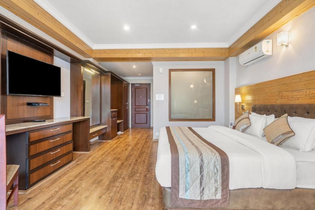 Summit Alpine Resort Premium AC Room 7