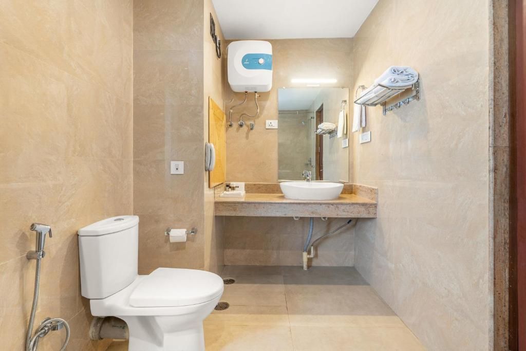 Summit Alpine Resort AC Deluxe Room 12