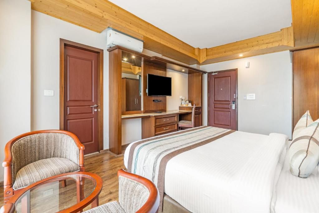 Summit Alpine Resort AC Deluxe Room