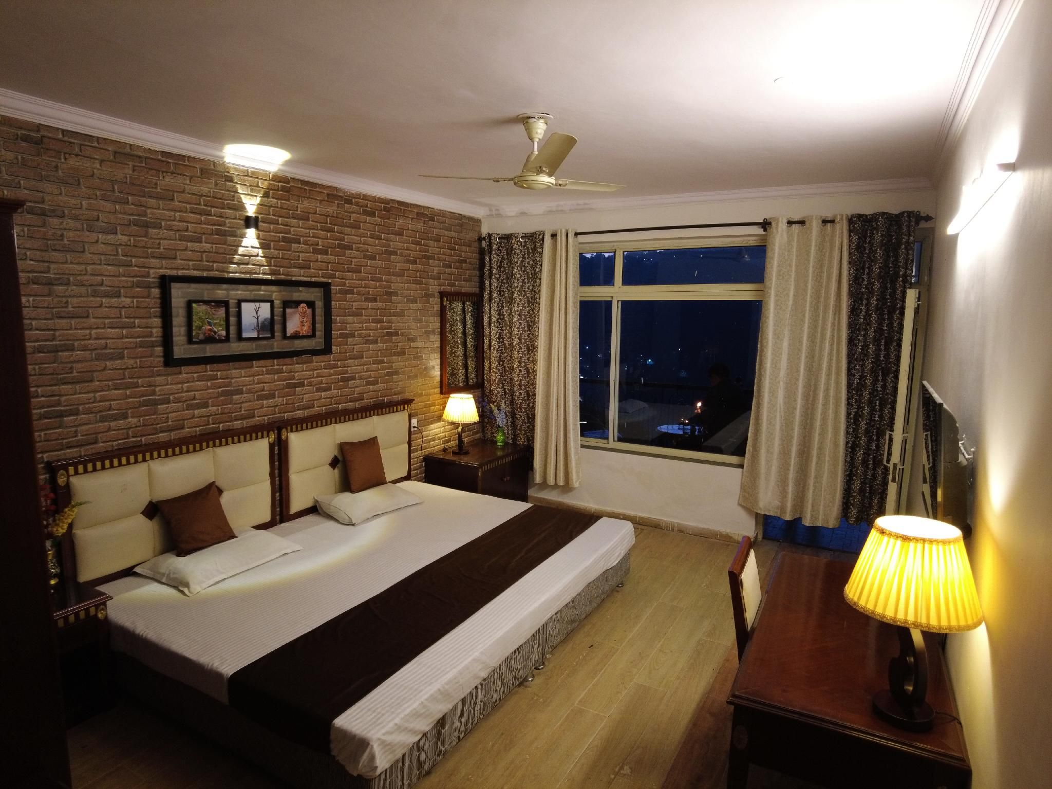 undefined Nainital Willows - Lake View rooms 9