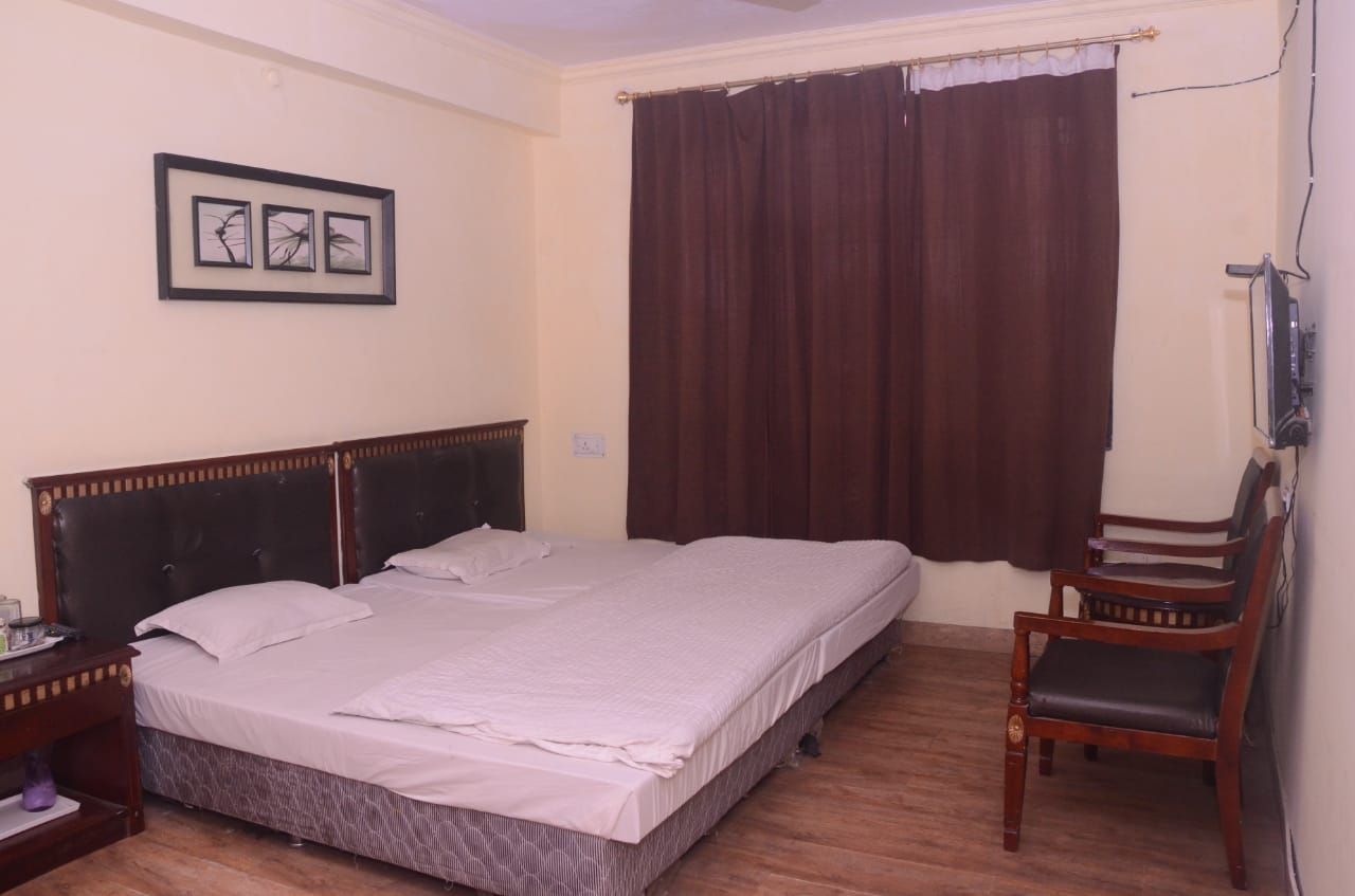 Nainital Willows - Lake View rooms Standard Room - Non Lake View 4