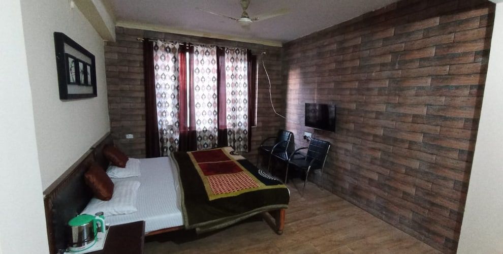 Nainital Willows - Lake View rooms Standard Room - Non Lake View 12