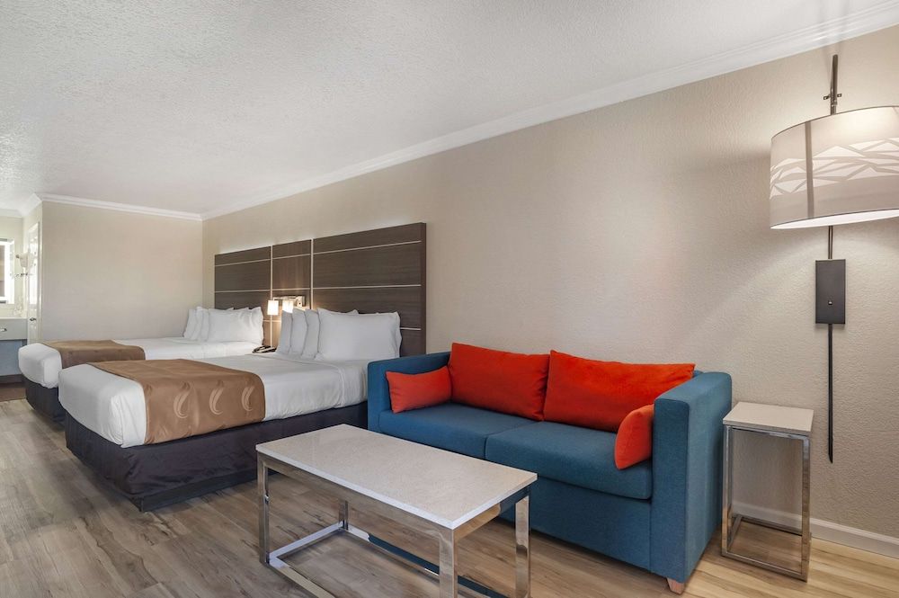 Standard Room, Multiple Beds, Non Smoking