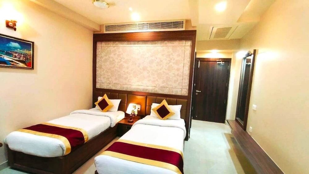 Hotel Ozas Grand Deluxe Double Room, 1 Queen Bed, Smoking, City View 10