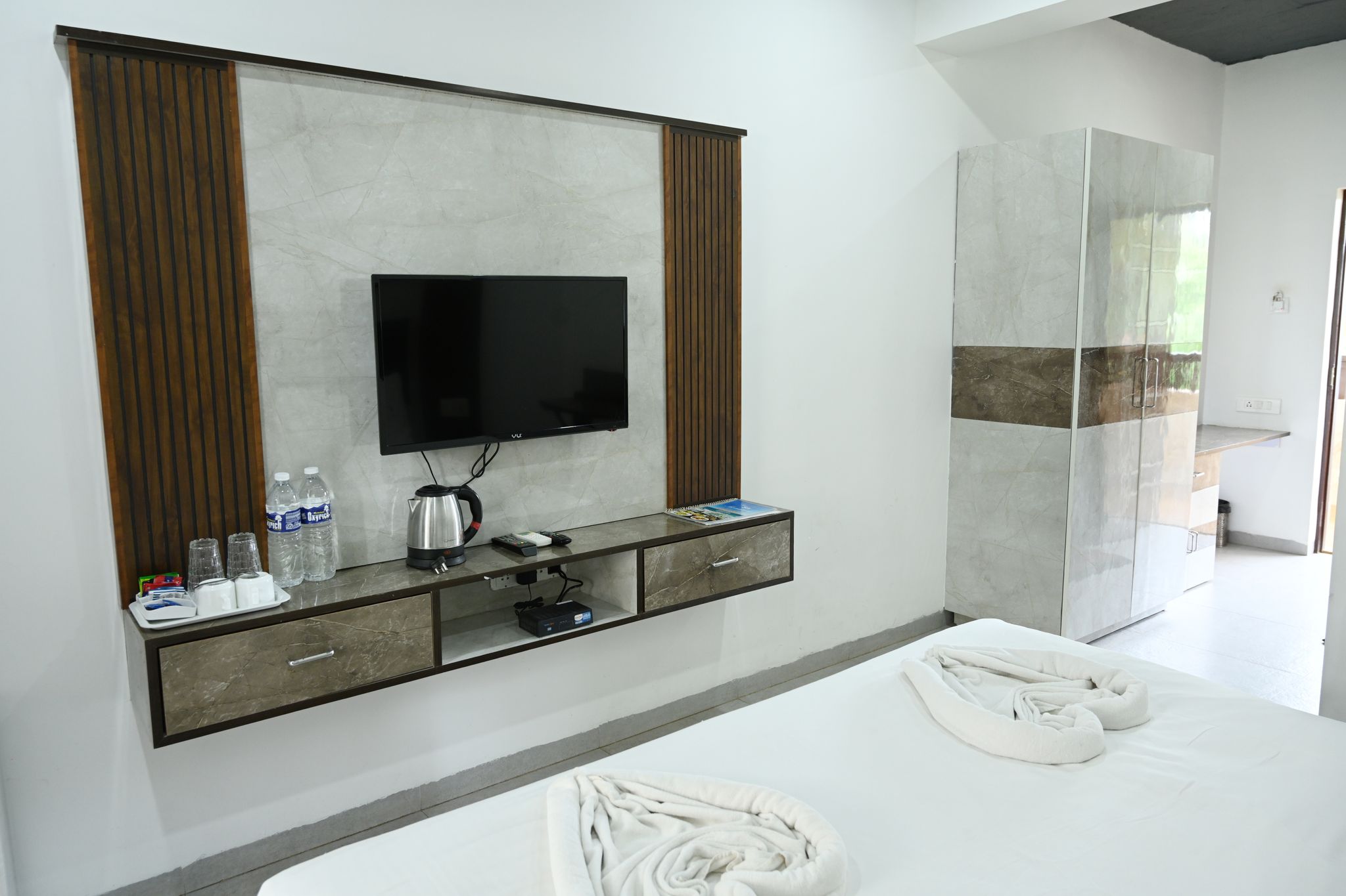 SIA Signature Calangute Deluxe room 9