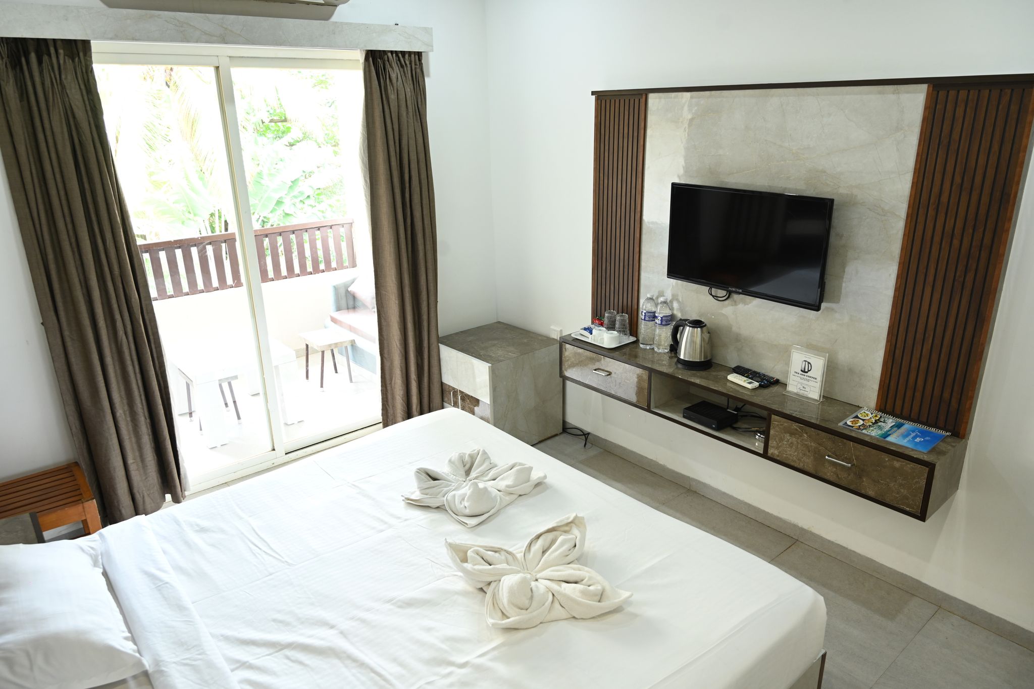 SIA Signature Calangute Deluxe room 8