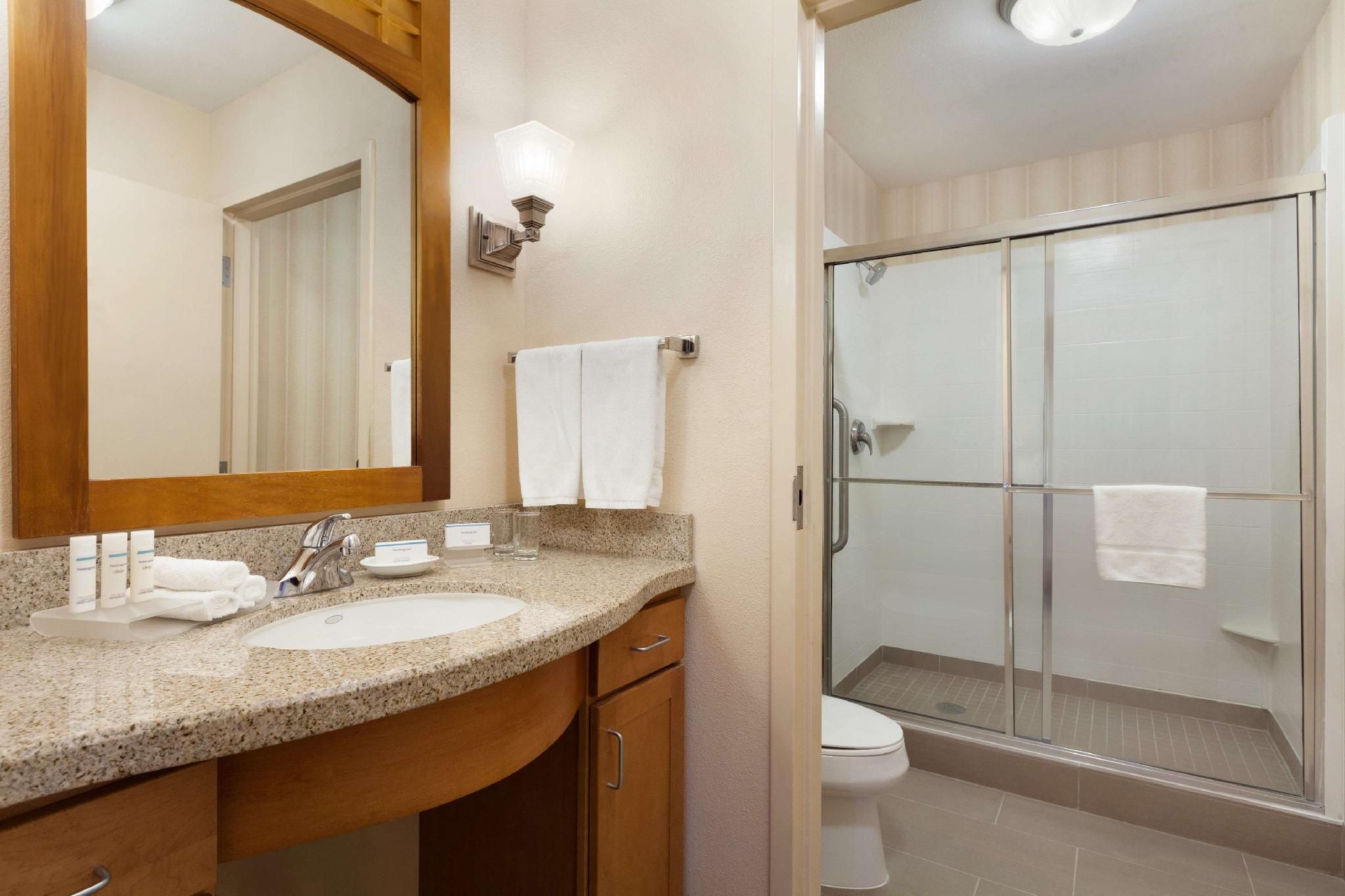 1 KING 1 QN BED 2 BDRM 2 BATH SUITE NONSMOK