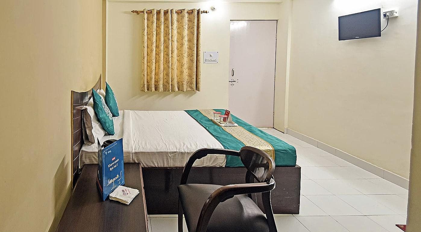 Hotel Gangotri Deluxe Room 2