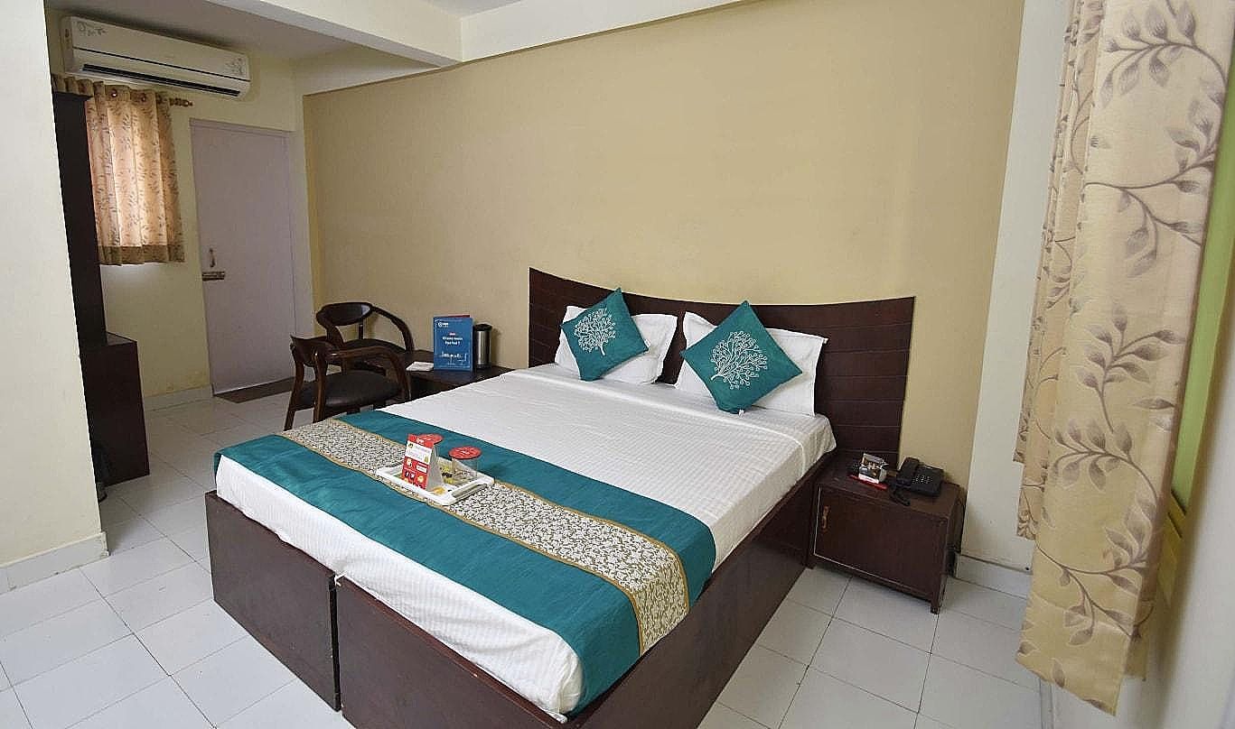 Hotel Gangotri Deluxe Room 3