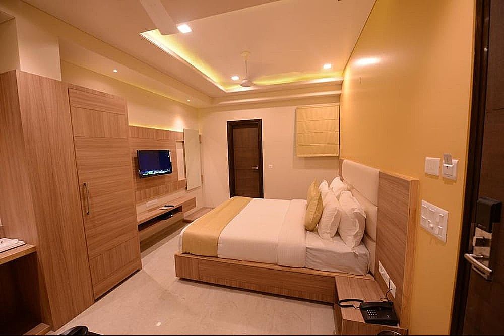 Hotel Silver Pride Near Jaipur Airport Deluxe Room 8
