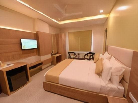 undefined Hotel Silver Pride 6