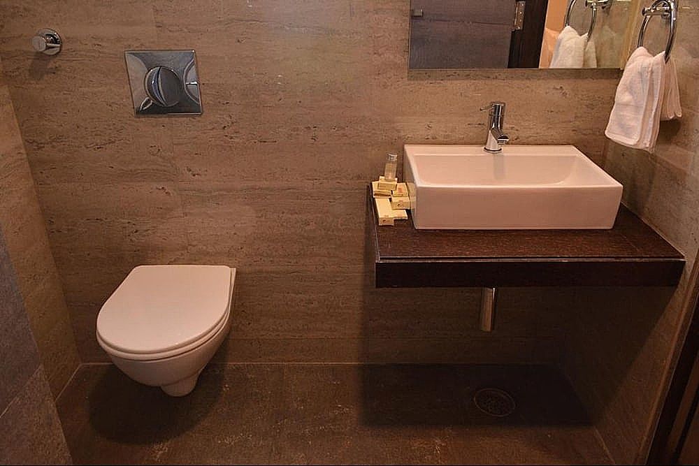 Hotel Silver Pride Near Jaipur Airport Deluxe Room 5