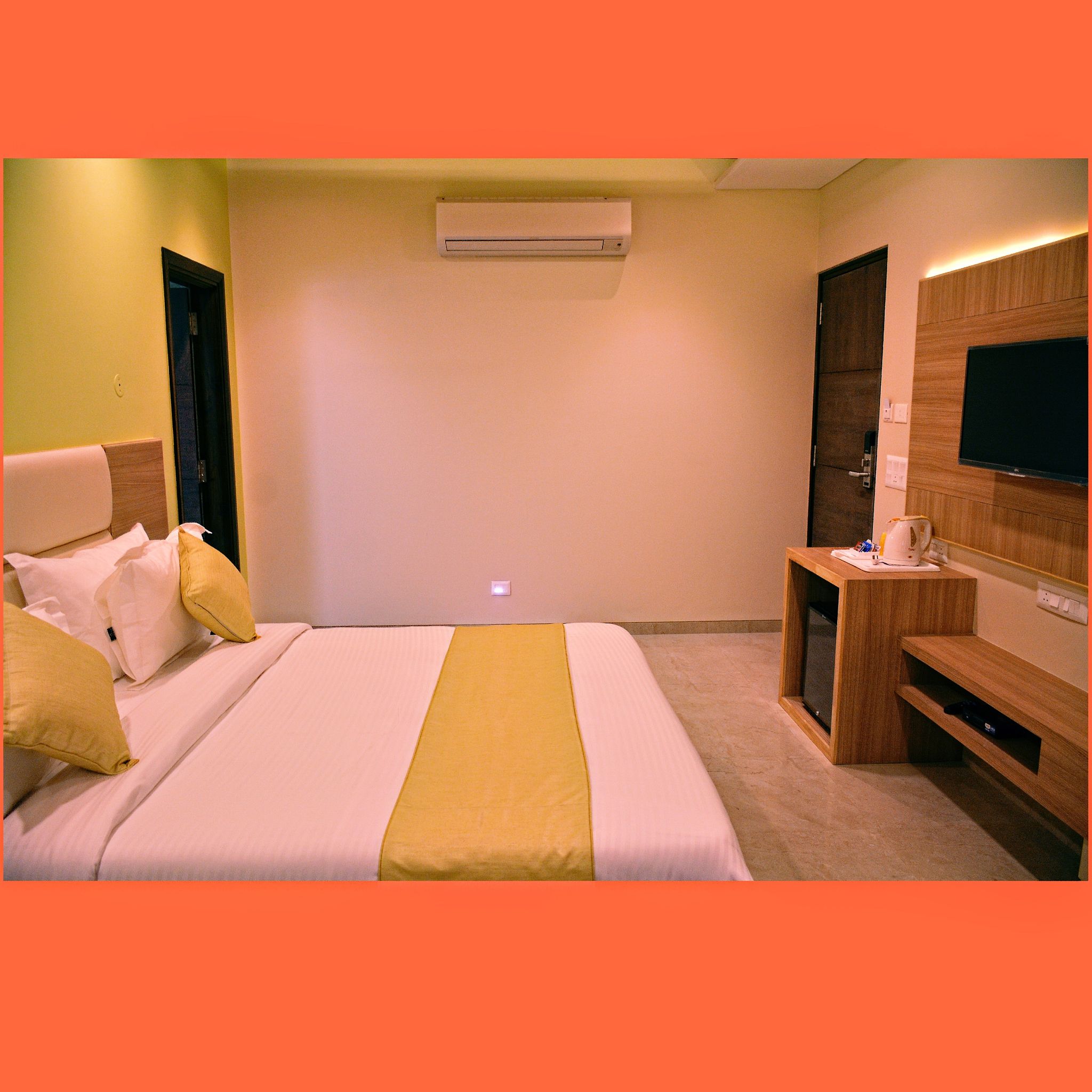 Hotel Silver Pride Near Jaipur Airport Deluxe Room 2