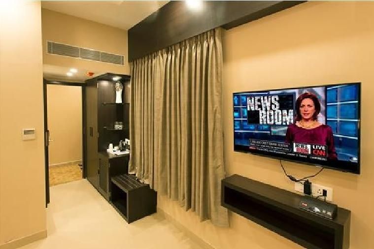 Golden Tulip Deluxe Room 8