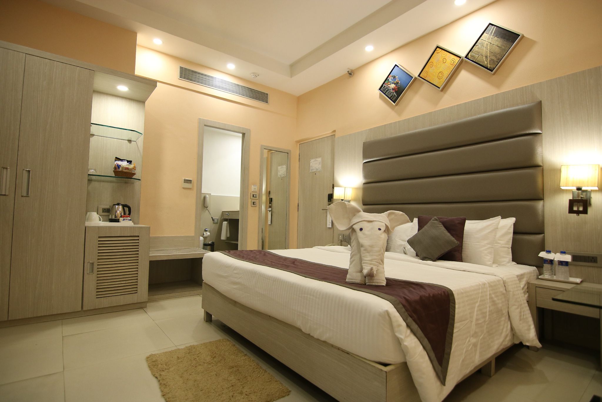 Twin/Double room - King
