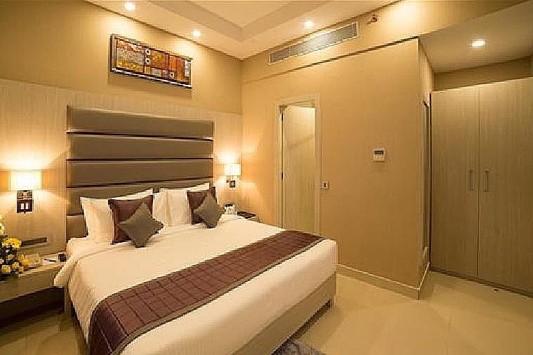 Golden Tulip Deluxe Room 6