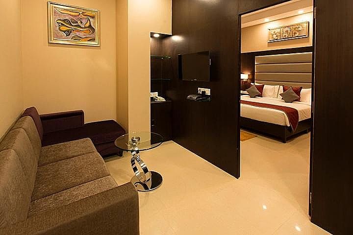 undefined Golden Tulip 8