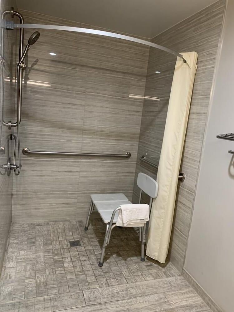 Standard Room, 1 King Bed, Accessible