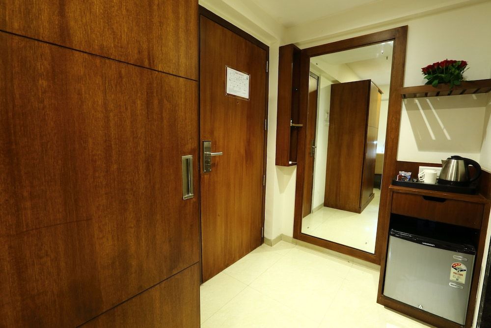The Altruist Business Hotel (Andheri) Deluxe Room 11