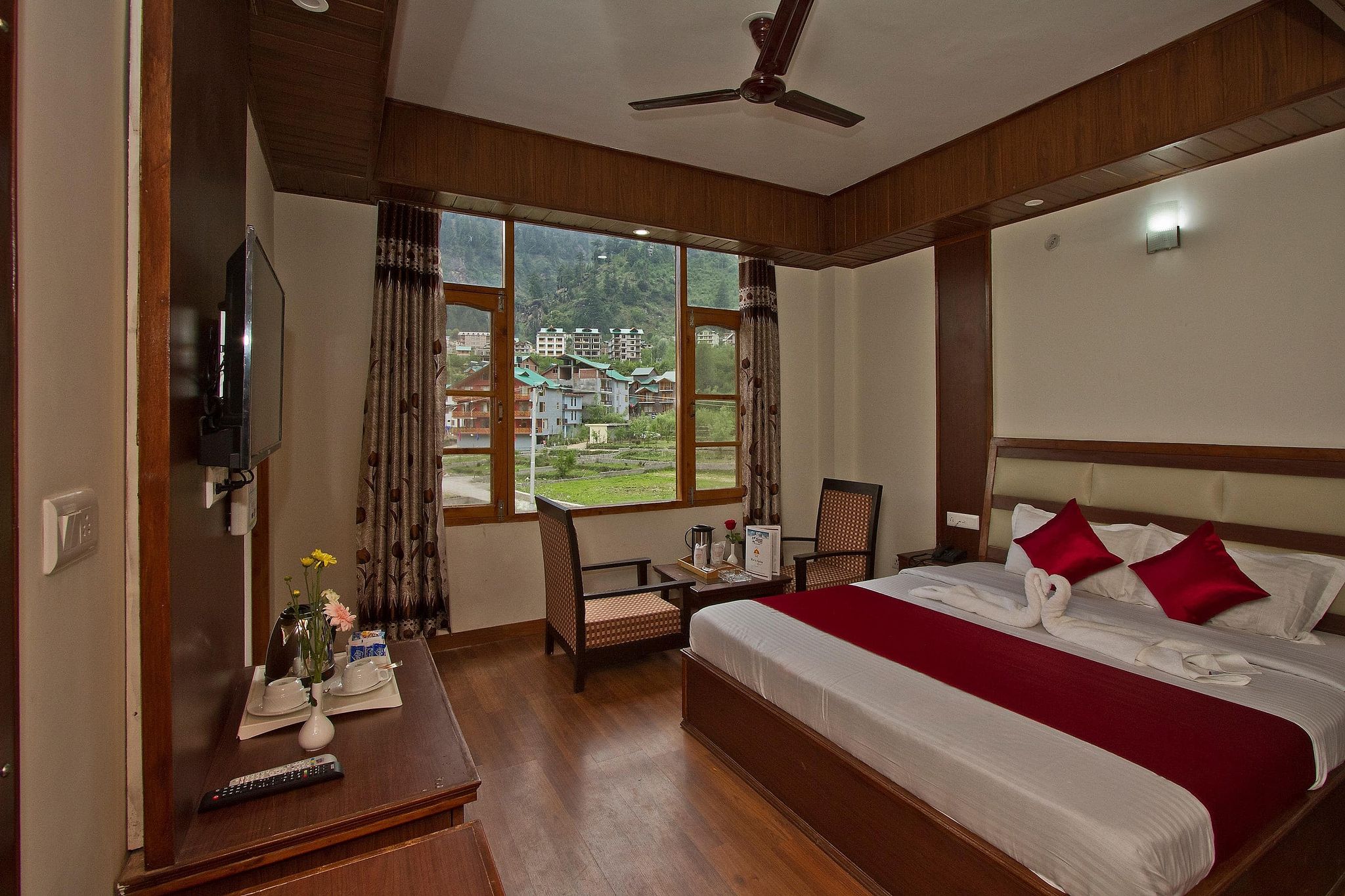 Manali Mountain Regency DELUXE ROOM (WITHOUT BALCONY) 4