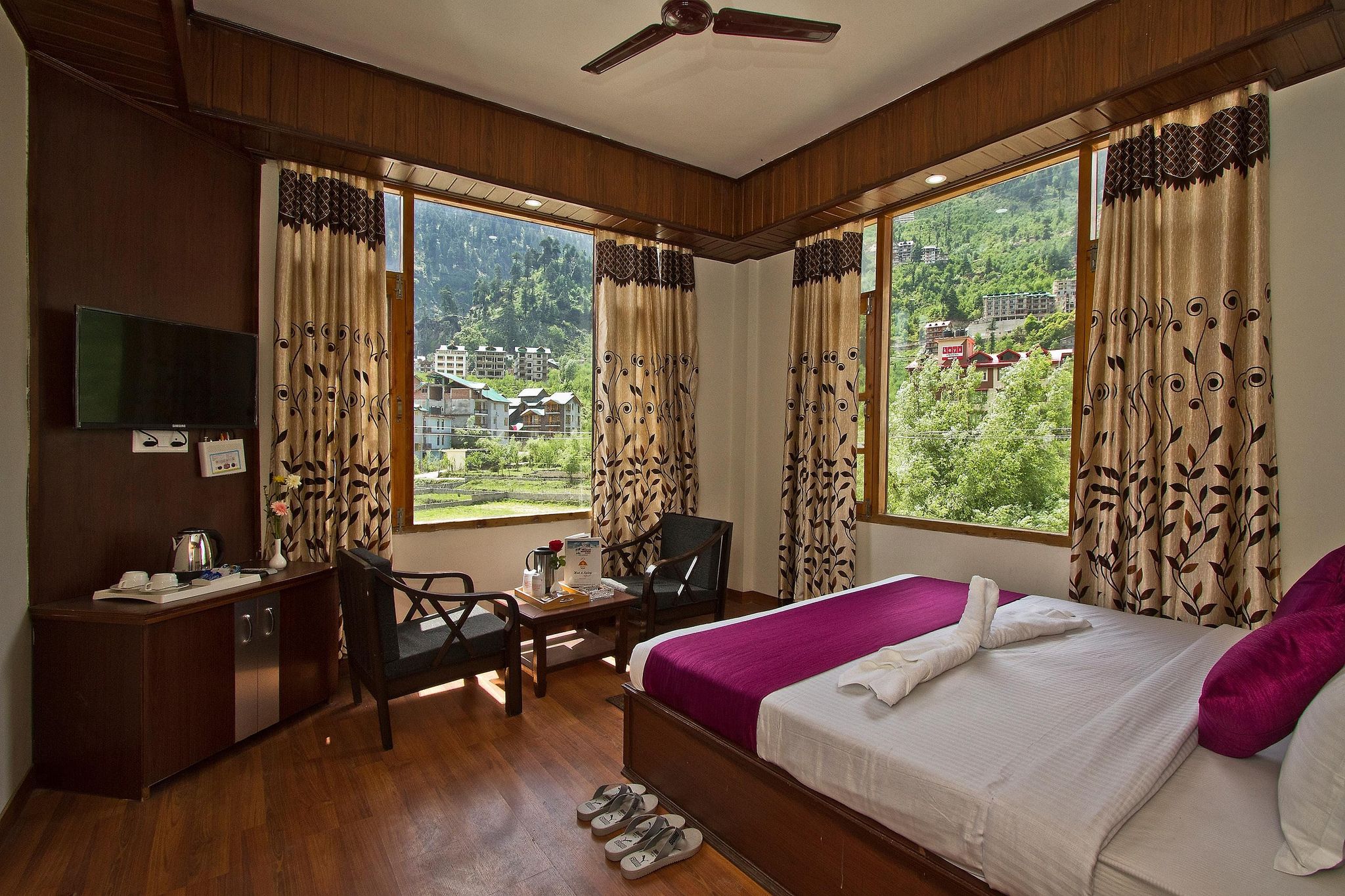 Manali Mountain Regency DELUXE ROOM (WITHOUT BALCONY) 2