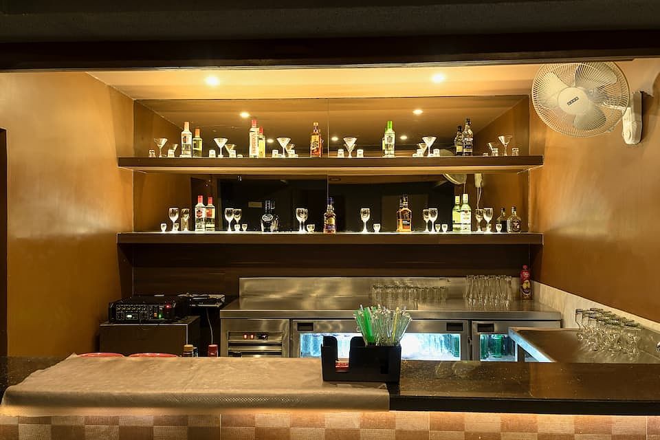 Food & Dining