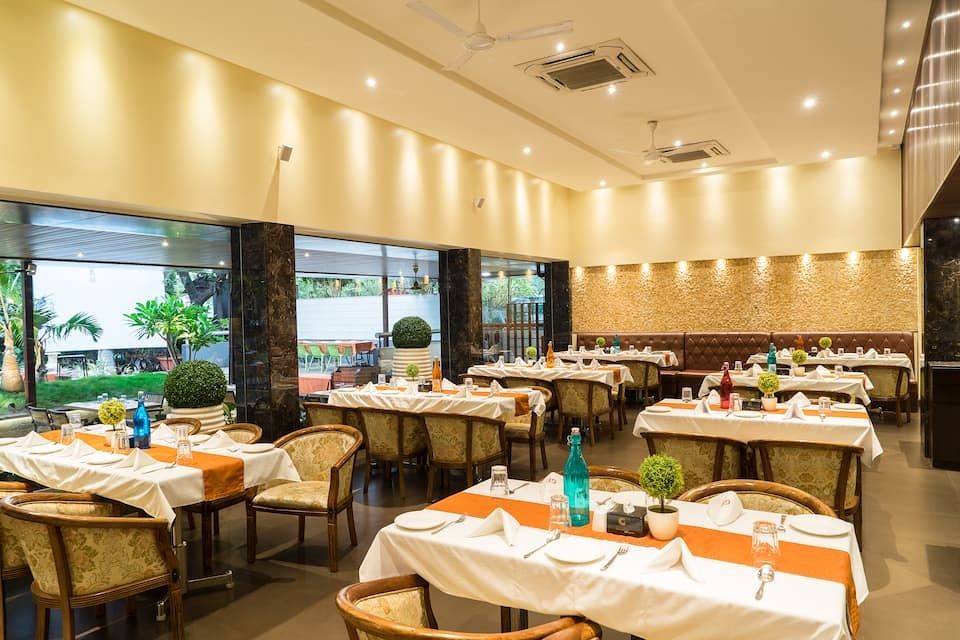 Food & Dining