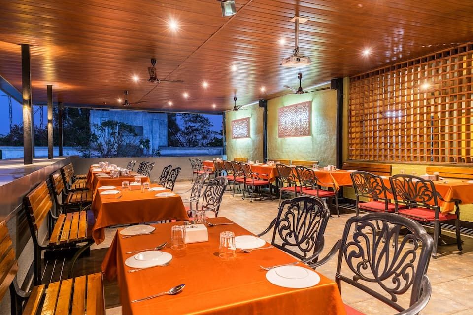 Food & Dining