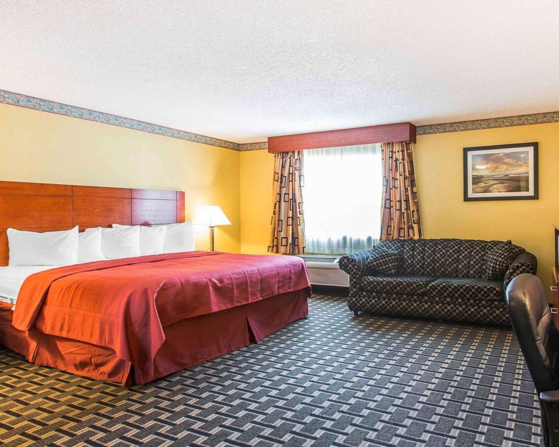 1 King Bed, Nonsmoking